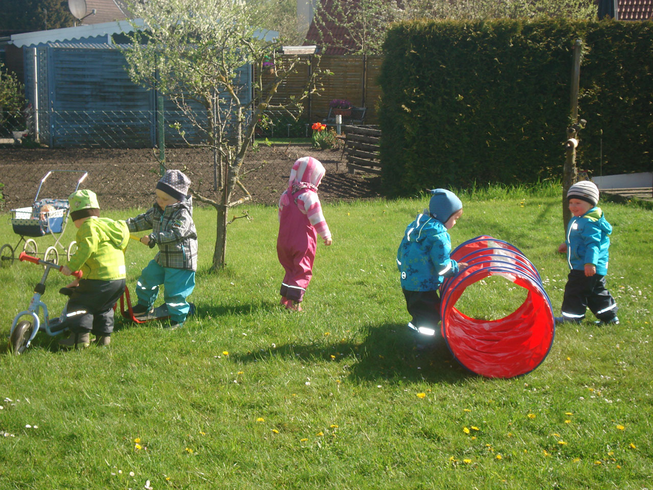 Kinder-im-Garten